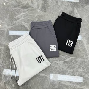 Givench*Y纪梵希25S新款休闲裤.侧身兜位品牌图形.3D精致图形高温烫画.后兜位立体字母前后呼应.非常好看的基础款系列 采用高定锦棉面料 具有防皱耐磨特