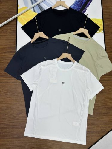 露露新款男士冰丝速干圆领短袖 T恤Lululemon露露户跑外步休闲速干冰丝短袖 露露男士圆领短袖全身无缝压胶款设计后背增加的透气孔 做工极其复杂 男士日常通勤