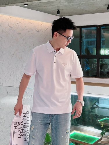 PRAD* 普拉达 ss经典时尚翻领 Polo衫短袖 贸易公司渠道订单，官网同步发售，在整体风格上依旧延续了爱马仕古典浪漫的地中海基调，简约大气，时尚百搭，品相