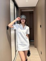 上新 miumi* 缪缪 珠地棉刺绣字母订制罗纹撞色领polo连衣裙 颜色 白色 尺码 S M L 见尾图