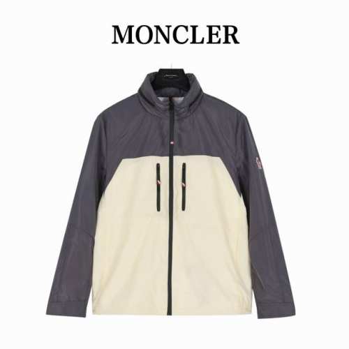 本地自取440（支持放店） moncler/蒙口 上下拼接轻薄外套 贸易渠道稀出，海外精品限量销售。户外风衣产品的典范，全身暗纹的商标彰显品牌辨识度。这款夹克兼