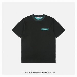 burberry 博柏利 25Ss 双色套染字母印花短袖 购入原版开发 采用24S平纹针织面料 G 搭配32S双纱螺纹340G 面料支数纱线较粗 织出的面料厚实