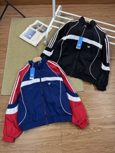 Adidas Originals 蛇年限定 Rs M Pad 复古拉链立领舒适夹克 男女同款 小红书、微博、得物 众多博主种草 Babymonster首尔D1&