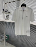 prad 25Ss新款经典三角标半拉链polo衫， 原版1:1开发，采用珠地棉面料精心打造，以全新运动风格呈现经典设计，款式新颖时尚。 码数：S M L 衣长