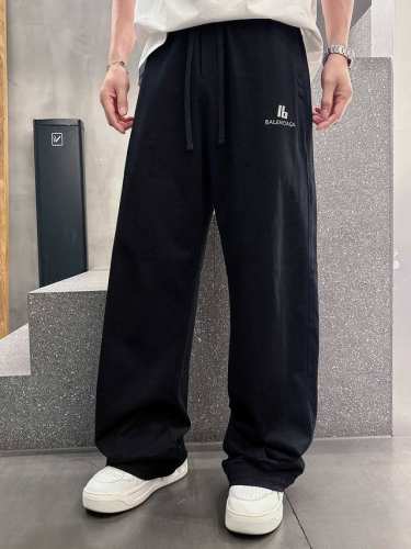 巴黎 顶级货品 2025春夏新款宽松休闲裤！品牌经典Logo休闲裤 ，定制面料，舒适度极好，手触感强烈。辨识度极高，完美品相工艺。 尺码：M-3Xl
