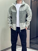 始祖鸟Arc‘Teryx 三色 三合一情侣！春秋冬季节都可穿搭 防风防水三合一冲锋衣 三合一可拆卸，功能性冲锋外套+摇粒绒内胆，冲锋衣面料采用黑科技 D加厚花纱