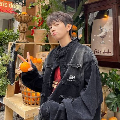 特价 不退不换 Balenciag巴黎世家最新款街头风经典Logo情侣款高品质牛仔外套夹克 巴黎世家牛仔衣件件经典，3D工艺牛仔外套酷得有点过分了，牛仔界的顶级