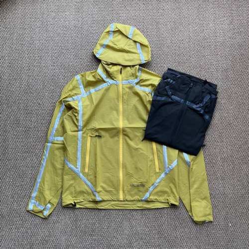 Arcteryx始祖鸟 System A系列 Dro p10 Moroz Shell Jacket Logo风壳印花连帽全压胶夹克防晒服外套 高质量全压胶明胶皮