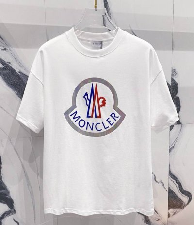 高品质 Moncler 蒙口炫彩印花新款T桖！ 25Ss春夏新品，官网旗舰店同步开售，胸前大Loog采用炫彩印花，非二次开发，原版成型，袖口手臂章仔采用刺绣小标
