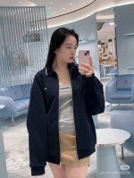 Miumi* 25Ss春夏新款 字母刺绣立领拉链卫衣外套 原版开发 高版出品 这件撞色的外套上身真的挺舒服的 下摆收紧可以缩紧防风 户外穿或者通勤都很百搭 休闲