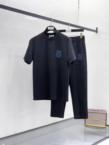 上衣 裤子 罗意威夏季套装新品 Logo刺绣工艺时尚设计 更加时尚舒适 高标准定制 上身非常有型 客供辅料 客供进口高档面料质感非常细腻 细节工艺精湛考究 塑造