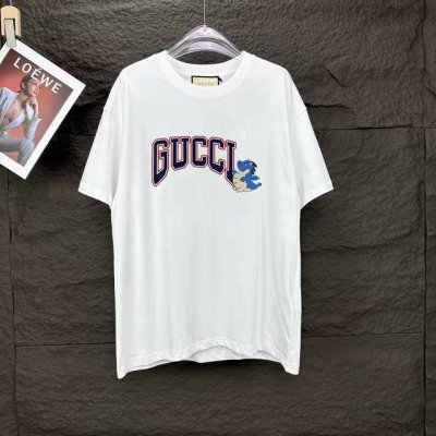 春夏新款Gucci古驰限定款新款图案Logo字母印花休闲情侣宽松短袖T恤，Oversize宽松版型，精梳纯棉爽滑手感，纯棉不起球不起毛，男女同款！ 颜色：黑色