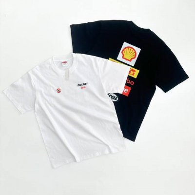9025 白底图 Supreme X Ducati杜卡迪 联名Ss25最新款Logos Tee机车摩托赛事联名背面多Logo合集印花美潮复古情侣短袖T恤 男女同