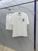 lv*路易 登 春夏套装版型M-Xxxl 最新最顶级平纹黑色贴标刺绣套装，定制面料 顶级品质在售，一站式制作工艺，采用进口高端订制进口丝线手感一流！上身挺拔有型
