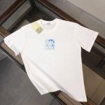 Loewe 罗意威 24Ss夏季新款圆领短袖T恤 270克重磅高端纯棉面料 手感质感都极完美 修身裁剪设计干净利落 时尚又好看 走线做工非常精致 版型效果超赞