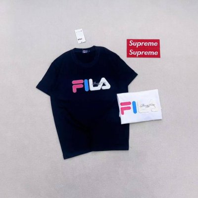2025最新款Fila 斐乐三色Logo字母短袖圆领体恤 颜色:黑色 白色 尺码:M～2Xl 日本限定款，帅气值爆表，手感质感一级棒！胸口环保印花 ！100%区