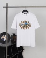 100 款号L021 lv彩色数码直喷+炮珠+烫钻+亮片圆领短袖 louisvuitton官网一致款式 面料：32支双纱280克纯棉面料 同缸同色织染螺纹 颜色