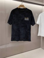 p250。Mo.Cler Genius系列单品之一，2025Ss春夏新款男士短袖水墨系列T恤，对M家系列产品大家自然不陌生，定制丝光棉面料做为夏季短袖主打面料之