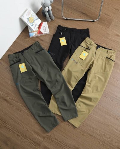 上新 刺绣款 品牌：攀山鼠 Klattermusen 尺码：M-L-Xl-Xxl-Xxxl 颜色：黑色-灰绿色-黄色 类型：攀山鼠三色Magne 2.0 pan