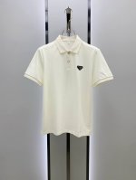 普拉达25Ss新款春夏短袖翻领T恤Polo，最高版本客供定制高端朱地面料简单时尚款，拼色螺纹超级好看！经典Logo简单大方的款式！满满的高级感，四季可穿。简欧风
