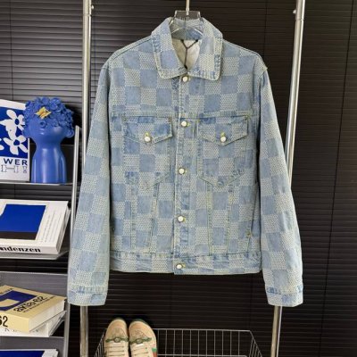 221 当天到货 现货现配 Louis Vuitton路易威登25Ss 3D棋盘格情侣款牛仔外套 以全幅 迷彩 格子 图案为背景 全件配有珍珠 做旧金属饰件！版
