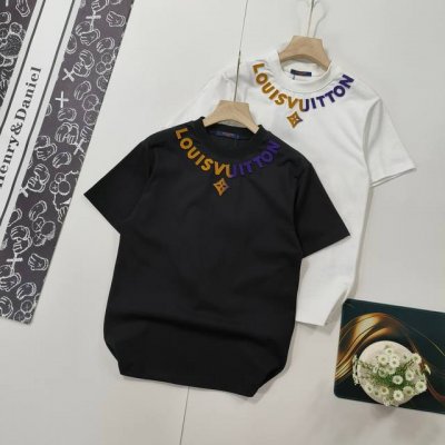 尺码S-Xl顶级复刻 Louis Vuitton 路易威登 夏装领口毛巾绣花休闲圆领短袖T恤 驴家男女同款短袖 购入原版开模打造，全套定制辅料，细节决定成败。