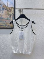 cc小香家！高版本！胸口双C Logo徽章圆领撞色无袖钩花背心！三标齐全！白色黑色！码数36 38 40，现货发！ 38码胸围88衣长50