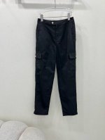 Louis Vuitto*25新款工装口袋长裤 定制Yb进口尼龙材质 免熨烫垂坠工艺 舒适挺括有型 沿用对称翻盖四叶草字母提花口袋点缀装饰 彰显品牌调性 饰以印