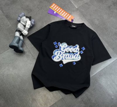 潮牌 Goodbrand亮片点缀情侣款短袖T恤！ ：240G双纱潮牌专用棉，纹理清晰，质感满满，同缸定染1×1无色差精密纯棉螺纹，层搭叠穿，自留好货，强烈推荐~
