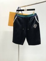 louisvuitton 路易威登，2025夏季最新款，专柜同步有售，原单狠货，时尚休闲针织短裤，上身很有特点！吸睛而有亮点，进口原版面料，顶级刺绣工艺字母图案