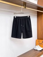 Lv 三标齐全 2025夏季新款男士休闲短裤，高级定制面料透气面料 透气弹力舒适度极高，细节无可挑剔，顶级辅料配备，原版Logo设计理念，手感细腻柔软！上身版型