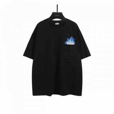实拍细节图+尺码表 Loewe 罗意威 经典口袋火焰图案圆领短袖T恤 所有细节 面料辅料工艺 全部1:1 过验 店主是“细节怪物” 所以做的货也注重细节 1区别
