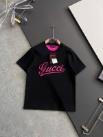 2025独家 新品！Gucc*爆款 美国杜邦公司所罗纳面料黑科技 爆款现货春夏短袖，简约基础衣橱神器， 休闲百搭必备款 做工走线质感一流，两色推荐 修身版型码数