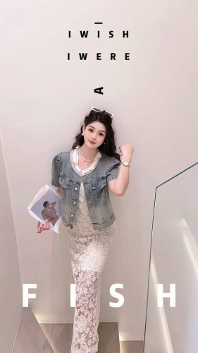 高级牛仔两件套 马甲水溶蕾丝吊带，若隐若现，穿出纸片人的显瘦效果也可以搭配背心式长裙，漫不经心的优雅，真的巨实穿！棉亚麻混纺材质，好打理且精致优雅。Smlxl