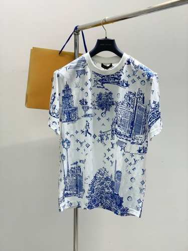 P310，Louisvuitton 路易威登，2025夏季最新款，专柜同步有售，原单狠货，时尚休闲圆领短袖T恤，上身很有特点！吸睛而有亮点，进口原版面料，顶级印