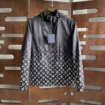 Mi 无Louis Vuitton 路易威登 2025秋冬新款爆款连帽夹克 经典款式设计 款式新颖 耐穿舒适不易变形 版型修身时尚 上身效果超赞 m一3Xl
