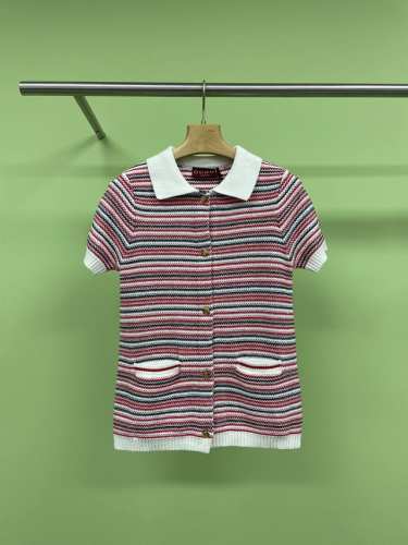 Gucci2025春款条纹提花针织棉质混纺 Polo 衫，条纹控超爱大牌同款针织Polo，减龄学院风又休闲时尚不挑人，就选它了，秋日阳光正好，是时候为衣橱注入新