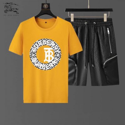 直 Burberry巴宝莉 2025官网同款.世界知名奢侈品牌.夏季男士短袖短裤套装 高品质 原单货套装 采用进口原单面料 ，当季时尚潮流款，百搭爆款。简洁大方