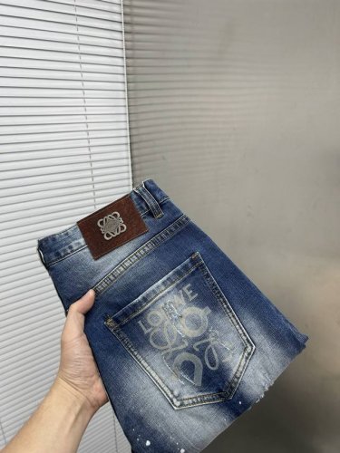 loewe罗意威 2025Ss新款原单爆款牛仔裤 超级定制款 原版五金 超级重工工艺 版型超赞，细节做工无可挑剔！款式不挑人，做工高档，超强好货不等人，看中赶紧