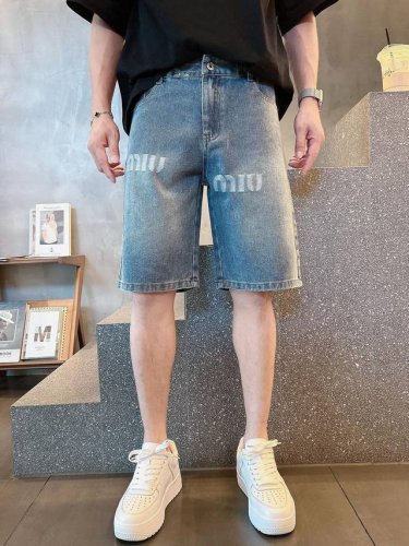 Miu 2025新品 原单牛仔短裤 原版重工打造 品牌经典Logo设计 三标齐全 原版五金辅料 专柜定制牛仔面料 完全对版专柜 欢迎专柜试穿后再购买 好货不怕比