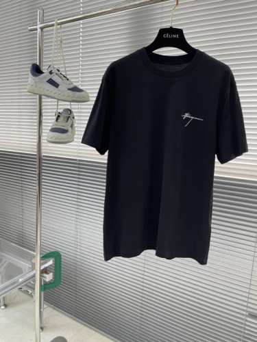 Ferragamo 刺绣细节全棉短袖T恤 订织全棉面料质感好 面料舒适亲肤 尺码:S-Xxl s码衣长66 胸围100 肩宽43 m码衣长67 胸围104 肩宽