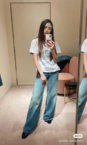 款号D25041223 Louis*驴家Lv新款 黑色金属链条装饰数字1854字母印花宽松时尚短袖T恤上衣！白色， M码：肩宽43，胸围96，袖长20，衣长66