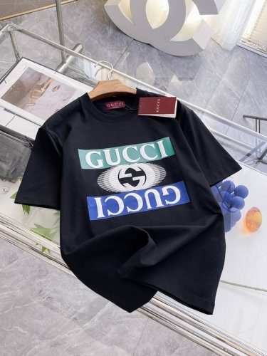 ss古驰纯棉最新面料经典标识图案Logo时尚简约潮流短袖，最顶级的品质专柜原单短袖，顶级制作工艺进口面料，专柜款独特设计，采用进口高端订制面料。官网在售！面料版