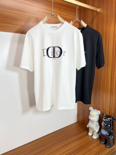 Dior 迪奥 年春夏新品上新 三标齐全 圆领短袖T恤 好货不用过多介绍 看细节 专柜码数：M-Xxxl 175 140建议L
