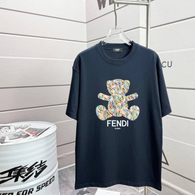Fendi 芬迪 Fd 2025Ss春夏新款 定制 同缸染面料 手感非常舒服 春夏最新砖柜同步 时尚又个性 超级百搭好看的一款 男女都非常合适 人手必备款 吊牌