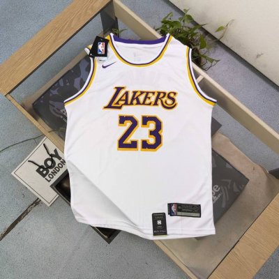 款号：Yss23 顶级刺绣 2025新款Nba耐克Nike洛杉矶湖人队勒布朗詹姆斯23号刺绣球衣篮球服，刺绣字母醒目张扬，图案动感十足，将活力展现得淋漓尽致。无