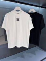 新品 全新方式演绎精湛工艺,奢华的邂逅充满活力的线条 2025Ss 春夏新品 Lo*We 情侣款刺绣皮质圆领短袖T恤 最新配色拥有最新的时尚独特的色彩魅力无限延