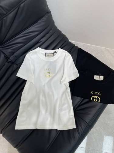 新品推荐Gucci 2025 小Logo金色印花短袖T恤！纯棉面料！Sml Aa“