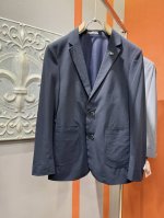 Balenciaga巴黎世家 2025春季新品男士休闲西装外套，适合多种场合穿搭！经典品牌字母标点缀。外贸公司订单！面料质地细腻、定制原版面料！触感又柔软细腻、