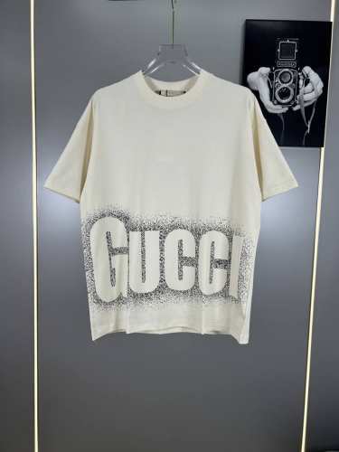 高端原版规格版本 25Ss早春新品 古驰 Gucci 前后Logo精致升 原版面料 官方同款 短袖T恤 定制300克同缸染面料 手感非常舒服 春夏最新砖柜同步